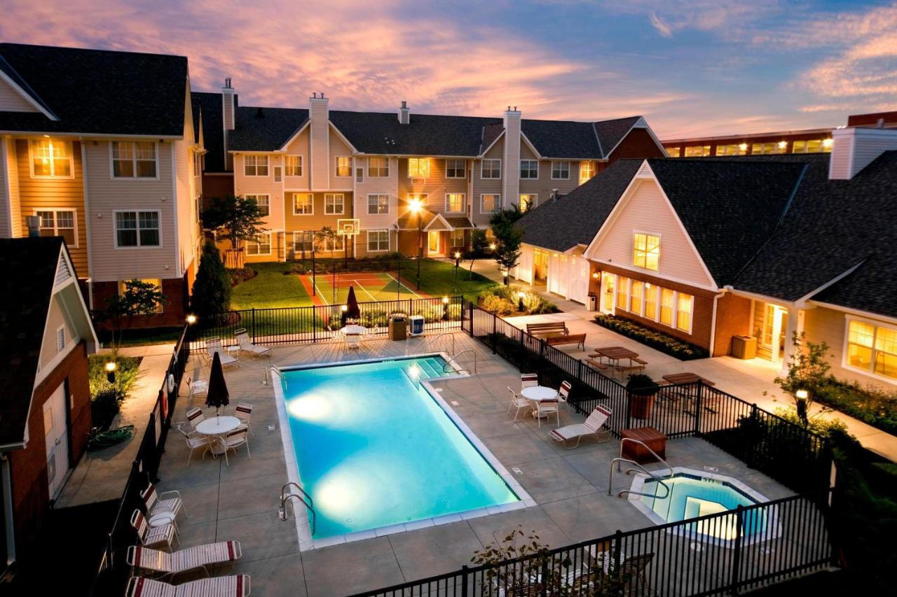 Hotel Easton
