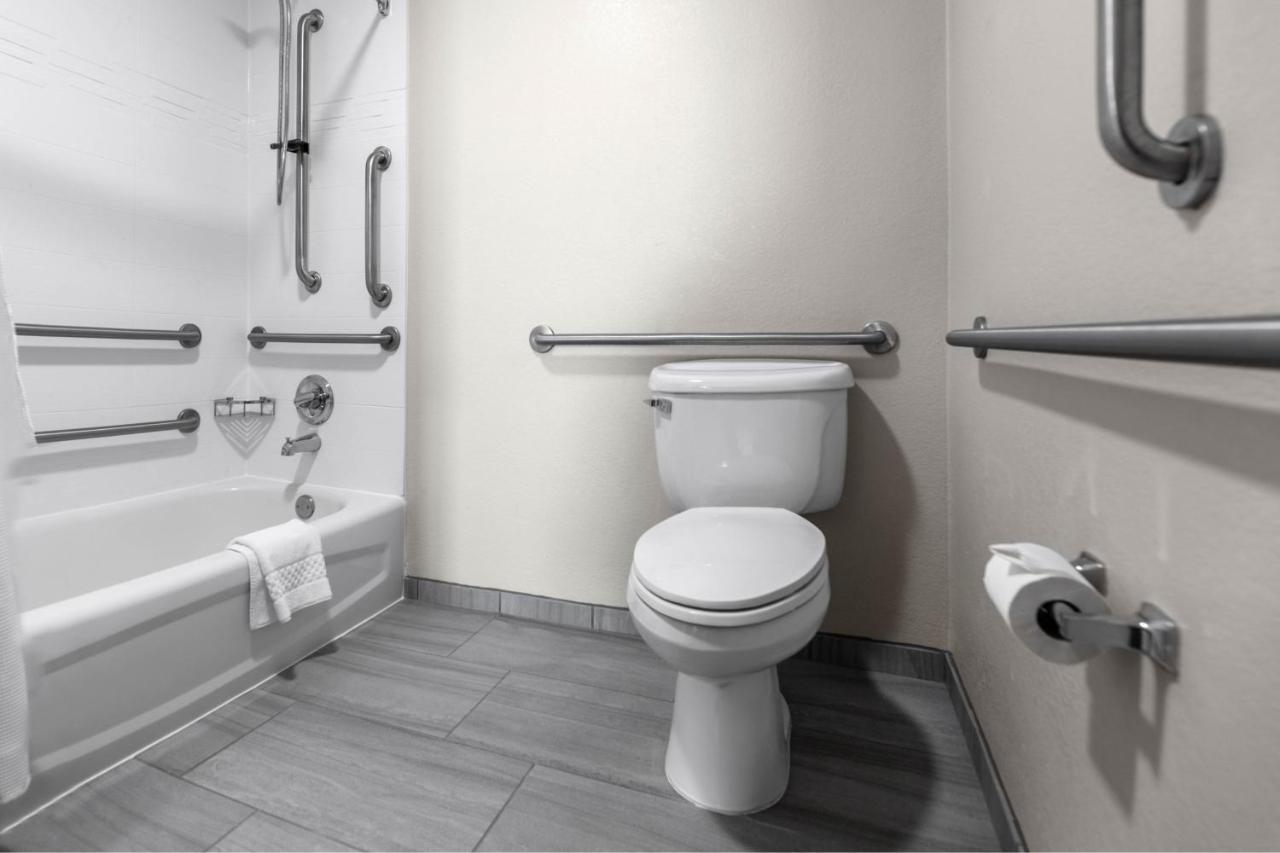 Hotel Easton 3*
